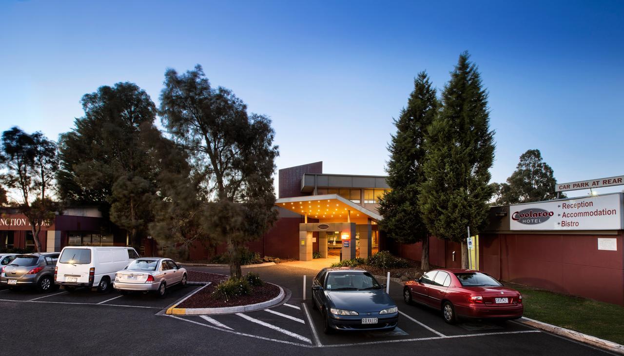 Nightcap At Coolaroo Hotel Exterior foto