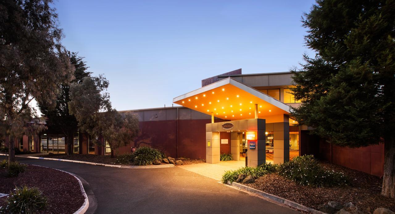 Nightcap At Coolaroo Hotel Exterior foto